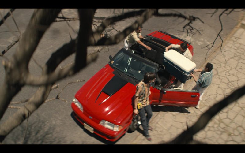Ford Mustang Red Convertible Car in Narcos Mexico Season 2 Episode 5 AFO (2)