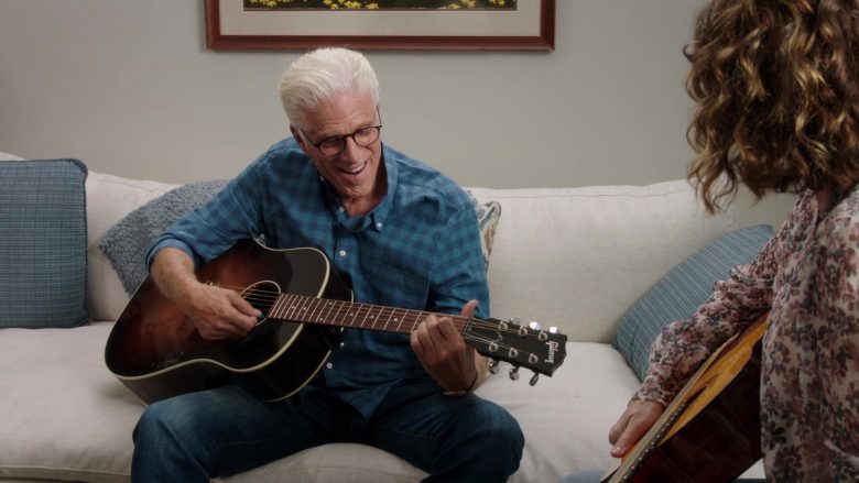 Gibson Guitar Held by Ted Danson as Michael in The Good Place Season 4 Episode 13 Whenever You're Ready (4)