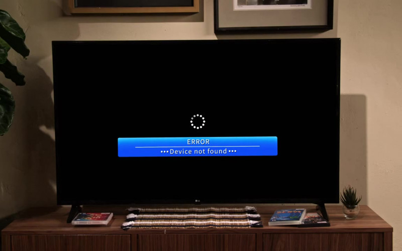 LG TV in The Expanding Universe of Ashley Garcia Season 1 Episode 2 Spin, Doctor (2020)