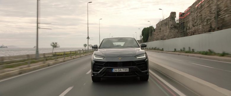 Lamborghini Urus Black Car in Charlie's Angels (3)