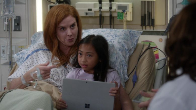 Microsoft Surface Tablets in Grey's Anatomy Season 16 Episode 11 A Hard Pill to Swallow (2)