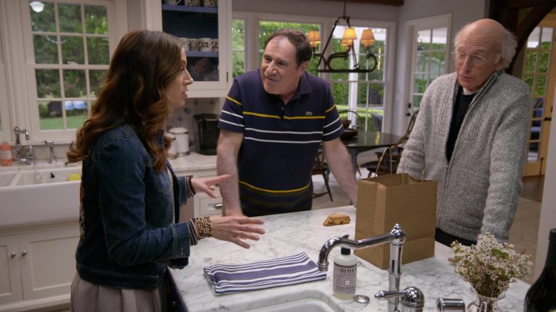 Mrs. Meyer's Clean Day Hand Soap in Curb Your Enthusiasm Season 10 Episode 3 Artificial Fruit (2020)