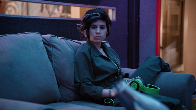Razer Gaming Headset Used by Ashly Burch as Rachel in Mythic Quest Raven's Banquet Season 1 Episode 4 The Convention (3)