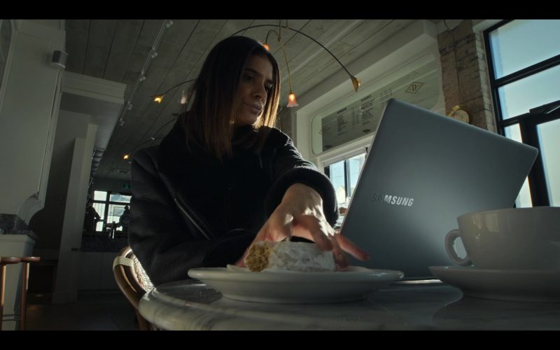 Samsung Laptop Computer Used by Laysla De Oliveira as Dodge in Locke & Key Season 1 Episode 3 Head Games (1)