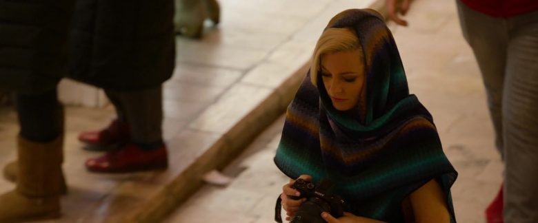 Sony Camera Held by Elizabeth Banks as Rebekah ‘Bosley' in Charlie's Angels (2019)