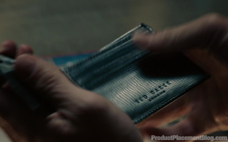 Ted Baker Wallet Used by Justin Hartley as Kevin Pearson in This Is Us S04E15 Clouds (2020)