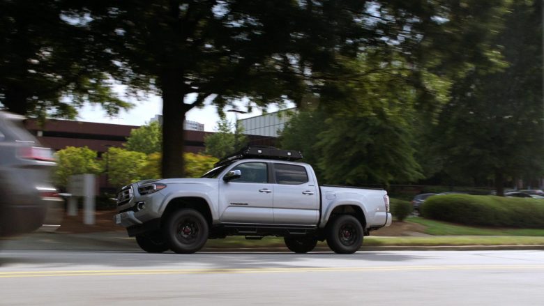 Toyota Tacoma Pickup Truck in MacGyver Season 4 Episode 1 Fire + Ashes + Legacy = Phoenix (2)