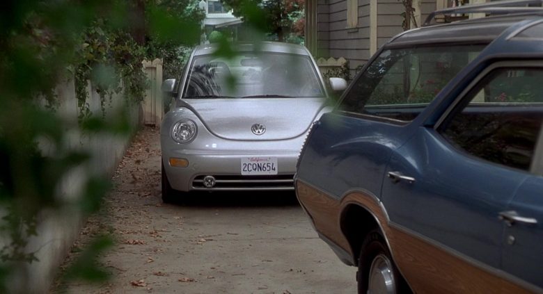 Volkswagen Beetle Car Driven by Janet Jackson as Denise in Nutty Professor II The Klumps (3)