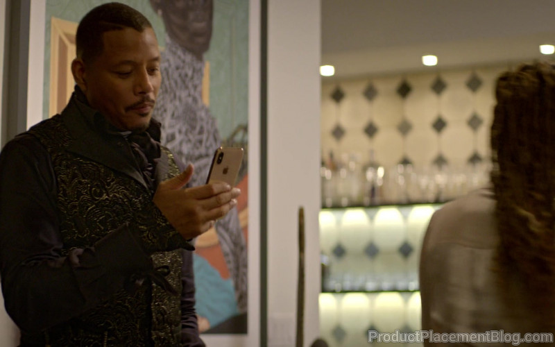 Apple iPhone Smartphone Used by Terrence Howard as Lucious Lyon in Empire S06E12 (1)