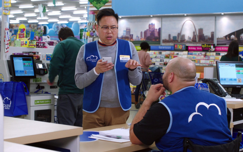 Apple iPhone Used by Nico Santos in Superstore S05E18 (1)