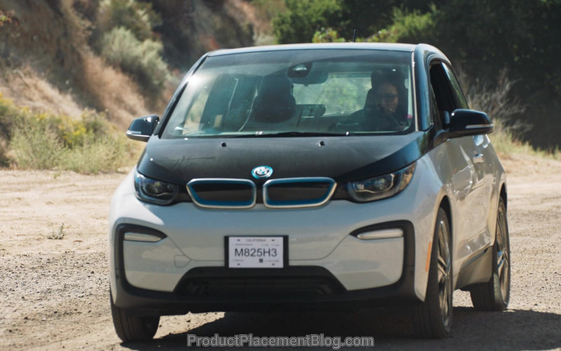 BMW I3 Cars in Better Things S04E02 “She’s Fifty” (4)