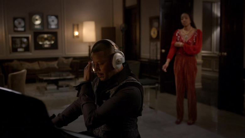 Blue Headphones Used by Terrence Howard as Lucious Lyon, né Dwight Walker in Empire (2)
