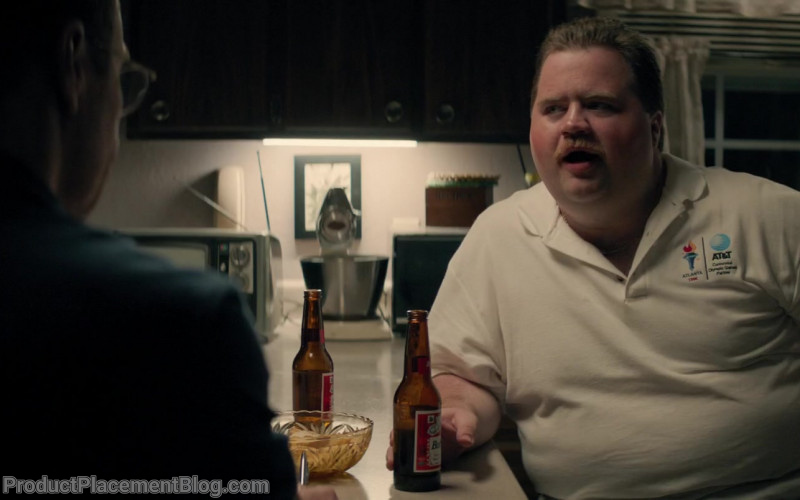 Budweiser Beer Enjoyed by Paul Walter Hauser as Richard Jewell in Richard Jewell (2019)