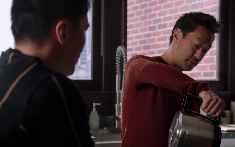 Cuisinart Kettle Held by Kenneth Choi in 9-1-1 S03E11 "Seize the Day" (2020)