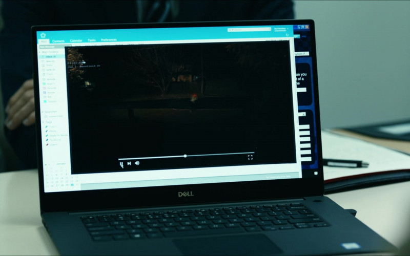 Dell Laptop in The Invisible Man (1)