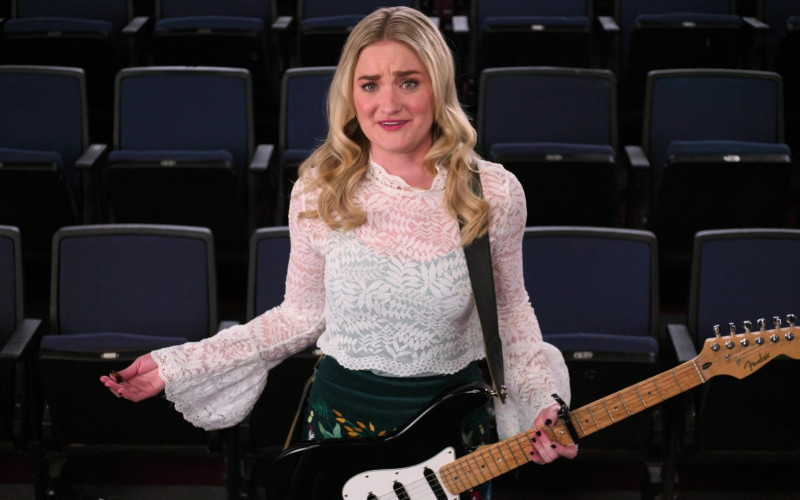 Fender Guitar Used by Amanda Joy Michalka in Schooled S02E16 (1)