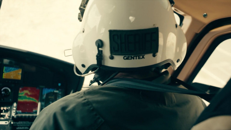 Gentex Helmet in Deputy S01E13 10-8 Bulletproof (2020)