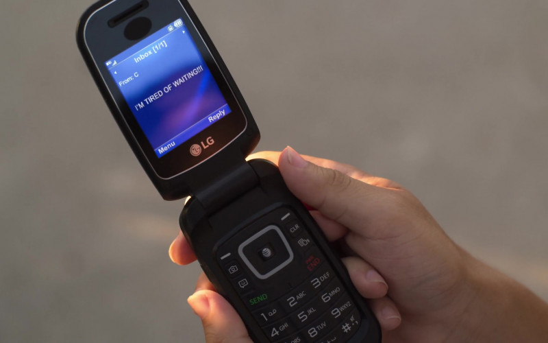 LG Cell Phone in On My Block S03E04 (2020)