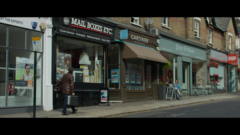 Mail Boxes Etc. in The Gentlemen (1)