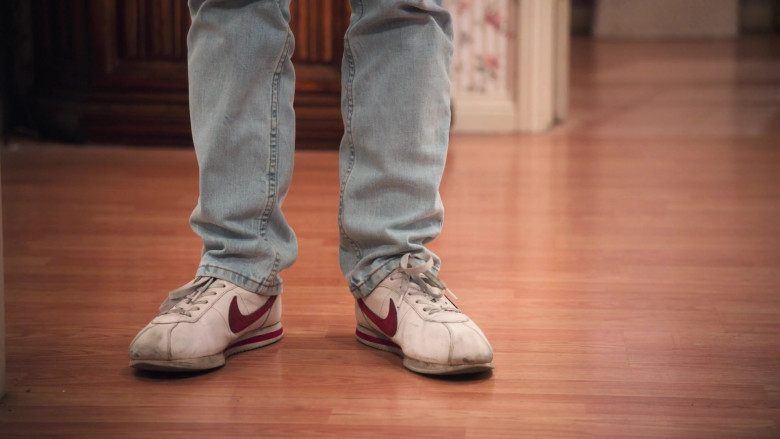 Nike Sneakers Worn by Sean Giambrone as Adam in The Goldbergs S07E18 (1)