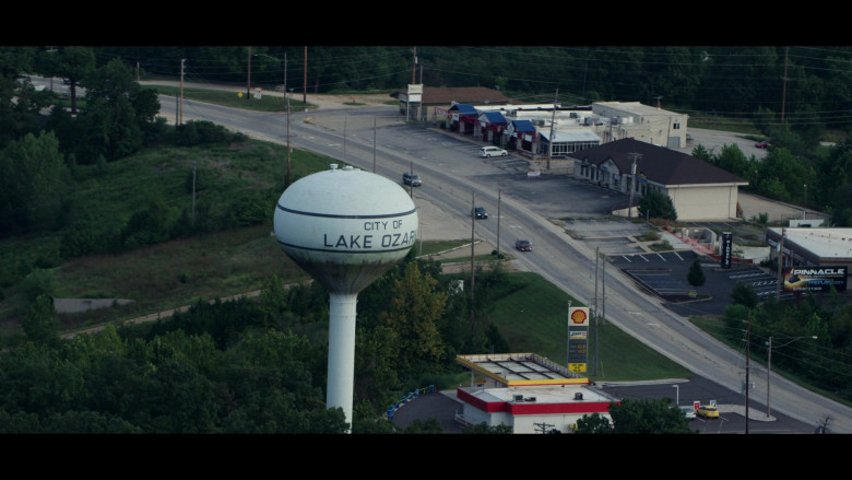 Shell Gas Station in Ozark S03E09