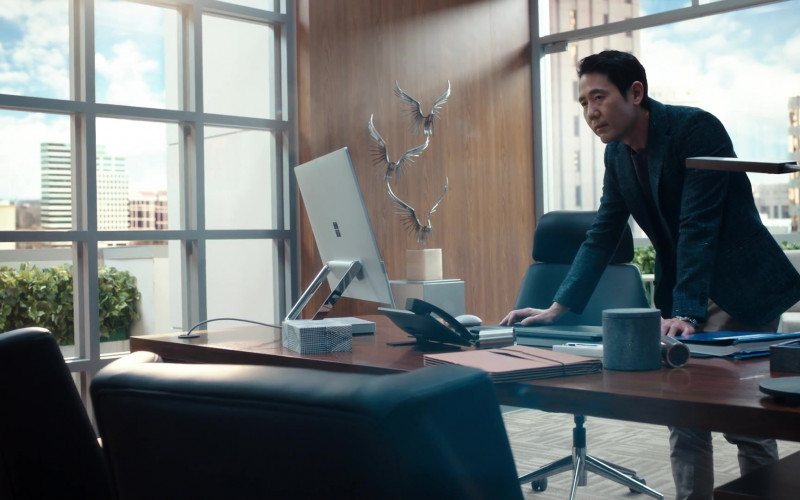 Surface Studio Computer by Microsoft in The Resident S03E18
