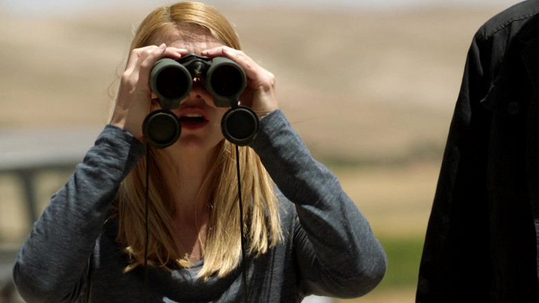 Swarovski Optik Binocular Used by CIA Case Officer Claire Danes as Carrie Mathison in Homeland S08E08 (3)