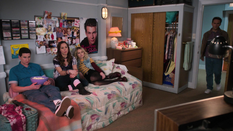 Vans Sneakers Worn by Sam Lerner in The Goldbergs S07E18