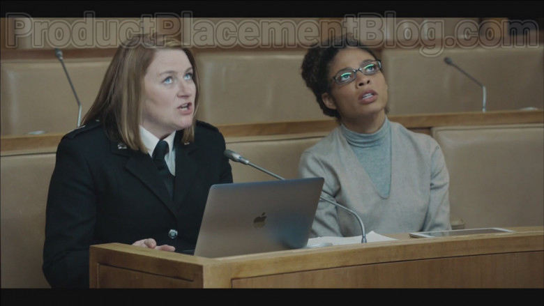 Apple MacBook Laptop in Code 404 S01E03 (2020)