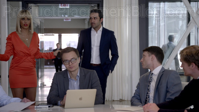 Apple MacBook Laptop in Empire S06E18 Home Is on the Way (2020)