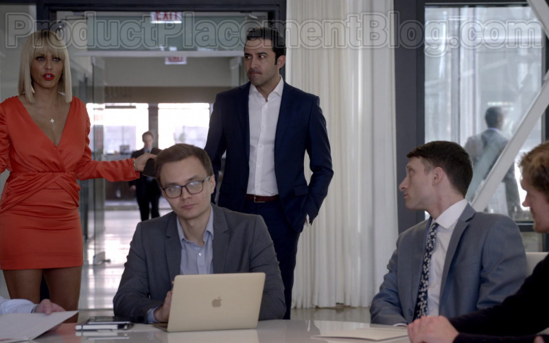 Apple MacBook Laptop in Empire S06E18 Home Is on the Way (2020)