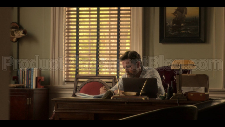 Apple MacBook Laptop of Charles Esten as Ward Cameron in Outer Banks S01E07