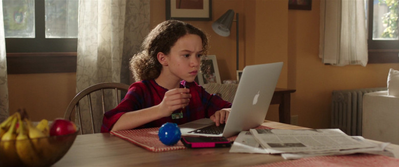 Apple MacBook Laptop of Chloe Coleman as Sophie in My Spy (1)