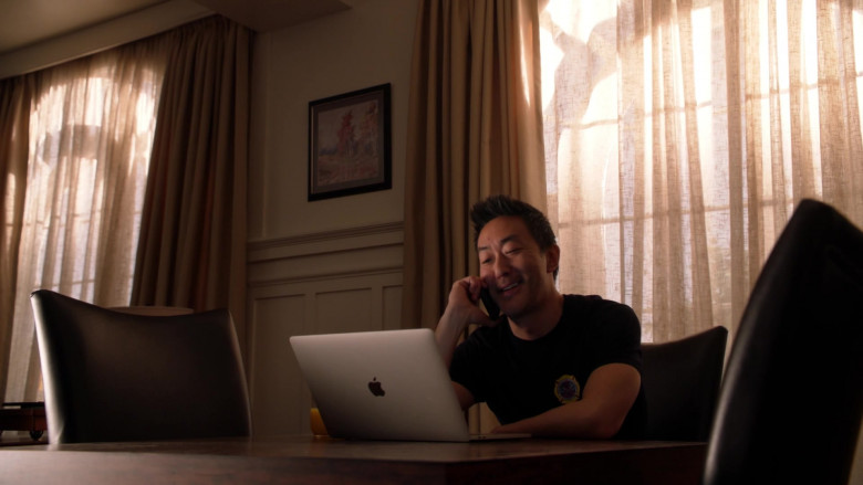 Apple MacBook Laptop of Kenneth Choi as ‘Howie'-‘Chimney' in 9-1-1 S03E14