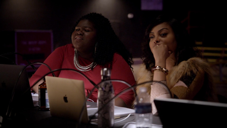 Apple MacBook Laptop of Taraji P. Henson as Cookie in Empire S06E16 We Got Us