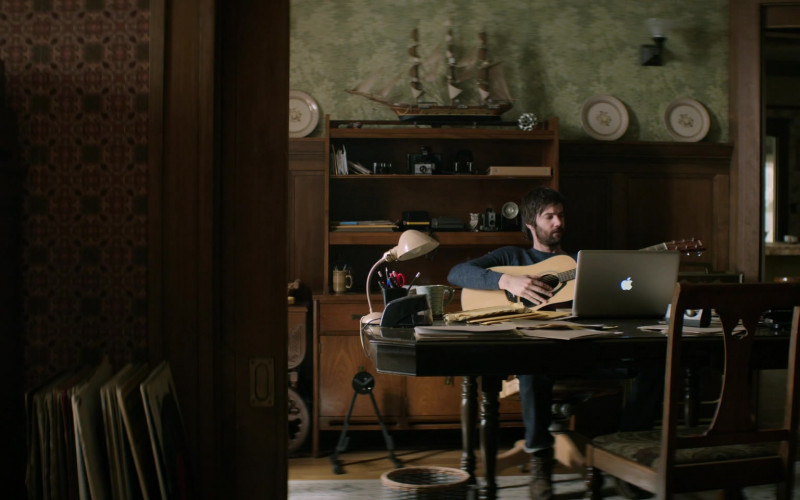 Apple MacBook Pro Laptop Used by Jim Sturgess as Matthew Lisko in Home Before Dark S01E06 (2)