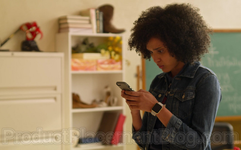 Apple Watch Worn by Lee Rodriguez as Fabiola in Never Have I Ever S01E08