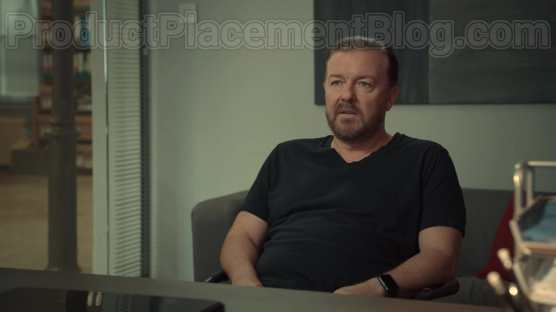 Apple Watch of Ricky Gervais as Tony Johnson in After Life S02E01 (1)