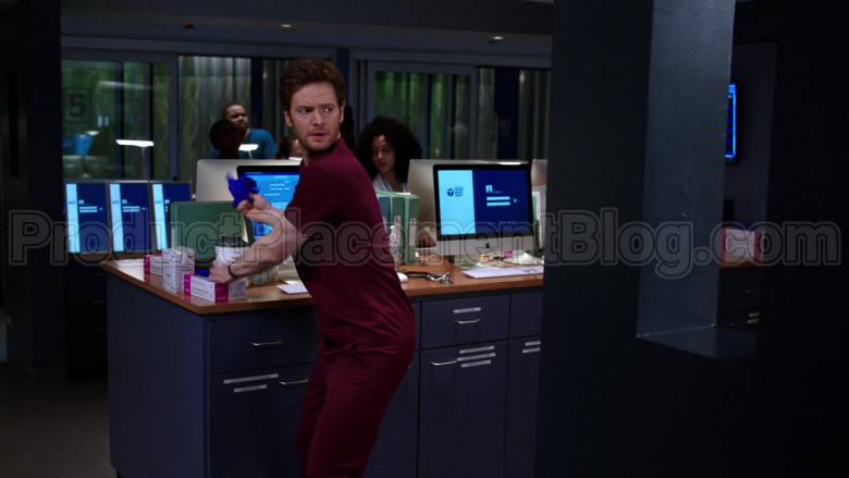 Apple iMac All-In-One Computers in Chicago Med S05E20 A Needle in the Heart (5)