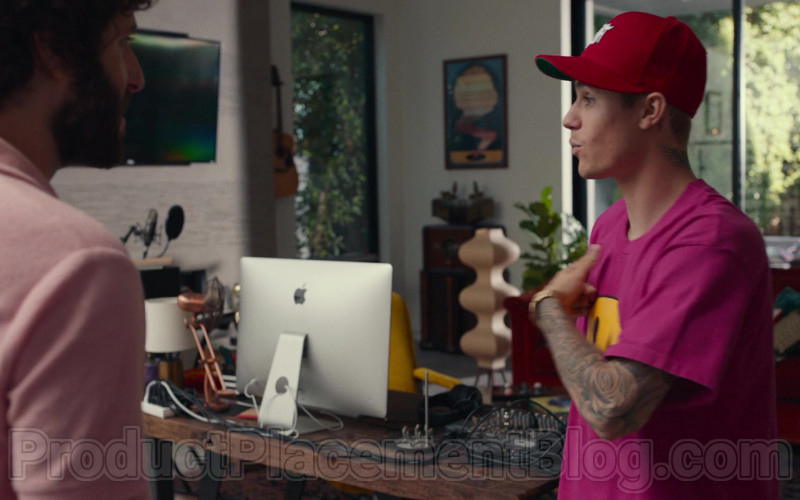 Apple iMac Computer Used by Search Justin Bieber in Dave S01E08 (TV Show)