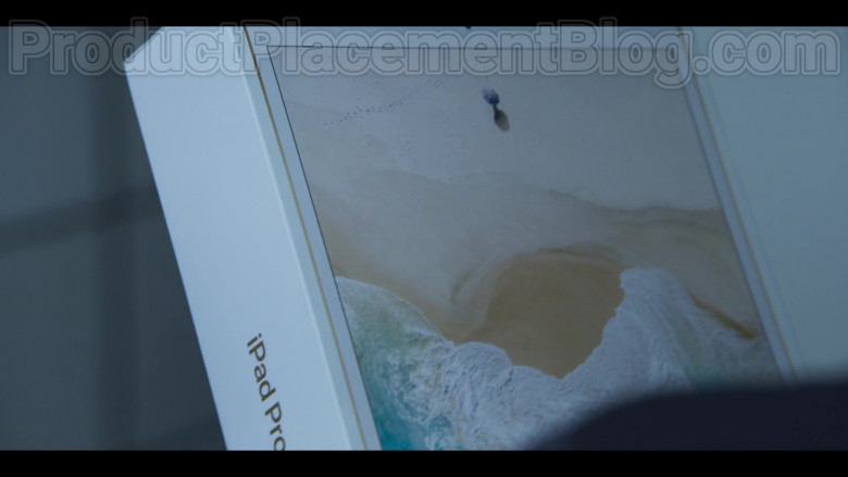 Apple iPad Pro Tablet in Extracurricular S01E05 (1)