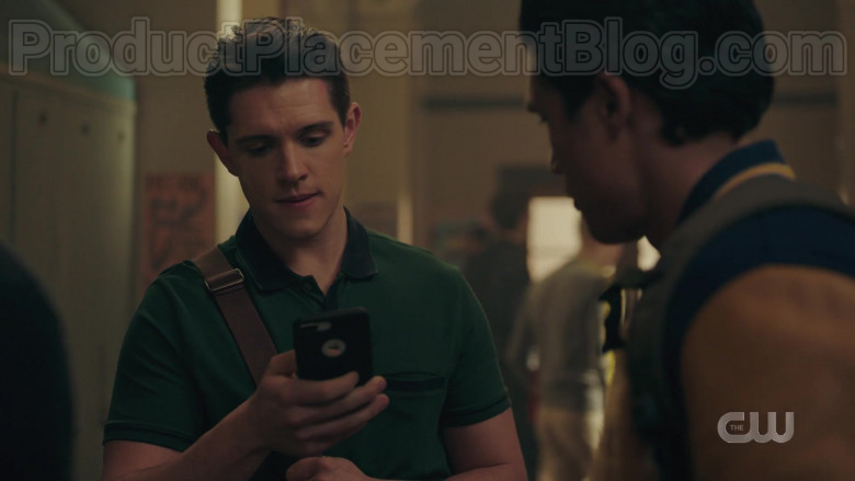 Apple iPhone Smartphone in Riverdale S04E18 Chapter Seventy-Five Lynchian (2020)