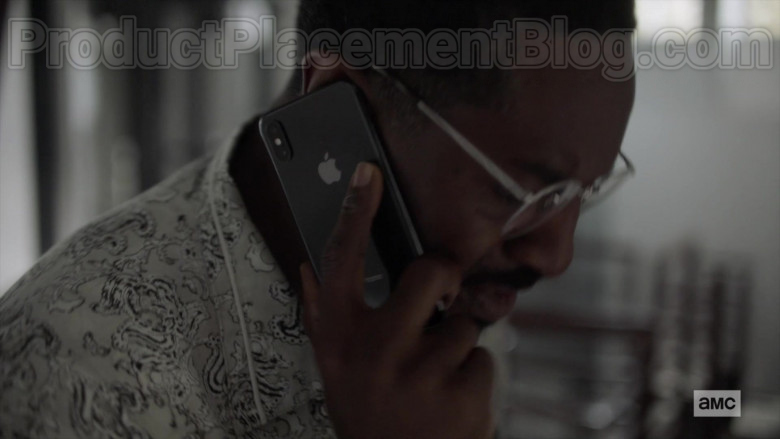 Apple iPhone Smartphone of André 3000 (André Benjamin) as Fredwynn in Dispatches from Elsewhere S01E09 (1)