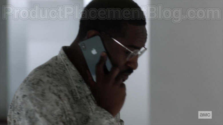 Apple iPhone Smartphone of André 3000 (André Benjamin) as Fredwynn in Dispatches from Elsewhere S01E09 (3)