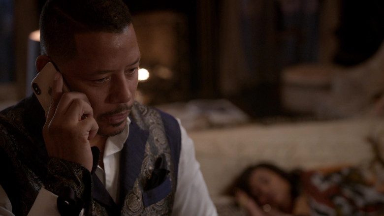 Apple iPhone Smartphone of Terrence Howard as Lucious Lyon in Empire 2015 S06E16 (1)