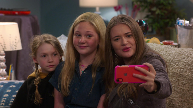 Apple iPhone Used by Juliet Donenfeld, Lily Brooks & Reylynn Caster in The Big Show Show (3)