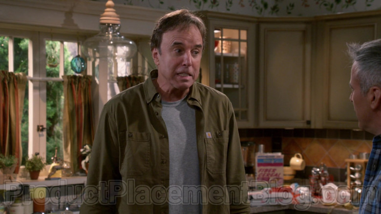 Carhartt Green Long Sleeve Shirt of Kevin Nealon in Man with a Plan S04E05 (2)