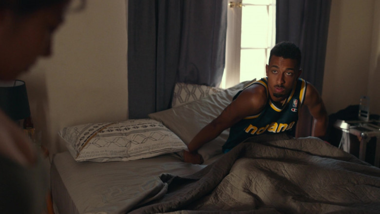 Champion NBA Indiana Pacers Jersey in Dave S01E07 (1)
