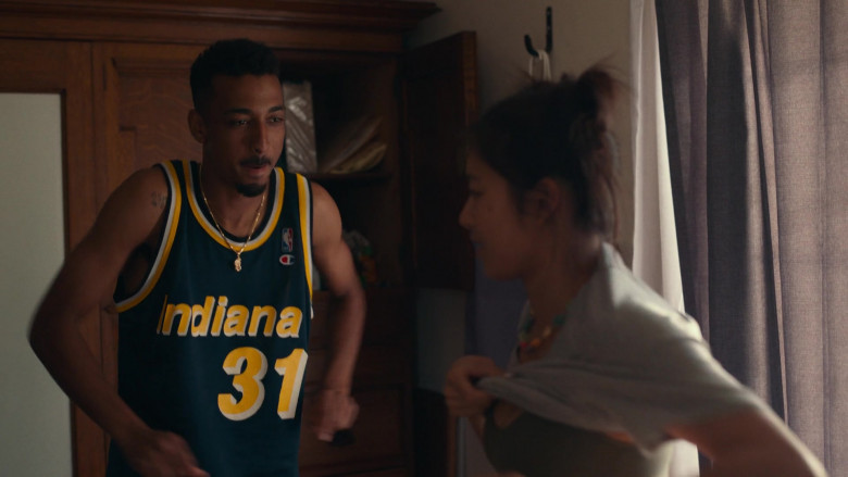 Champion NBA Indiana Pacers Jersey in Dave S01E07 (2)