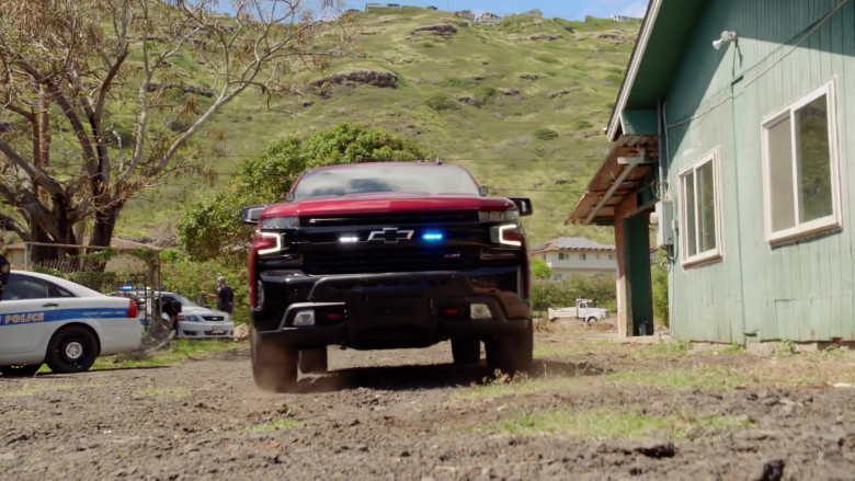 Chevrolet Silverado LT Red Pickup Truck Driven by Alex O'Loughlin in Hawaii Five-0 S10E22 (12)